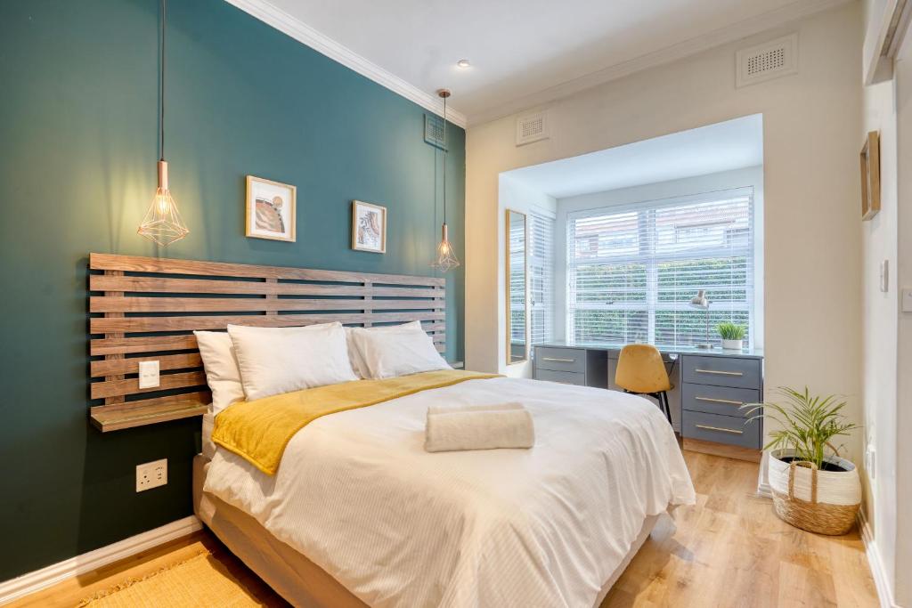 Hampton Collection - Charming 1 or 2 Bedroom Apartment with Pool