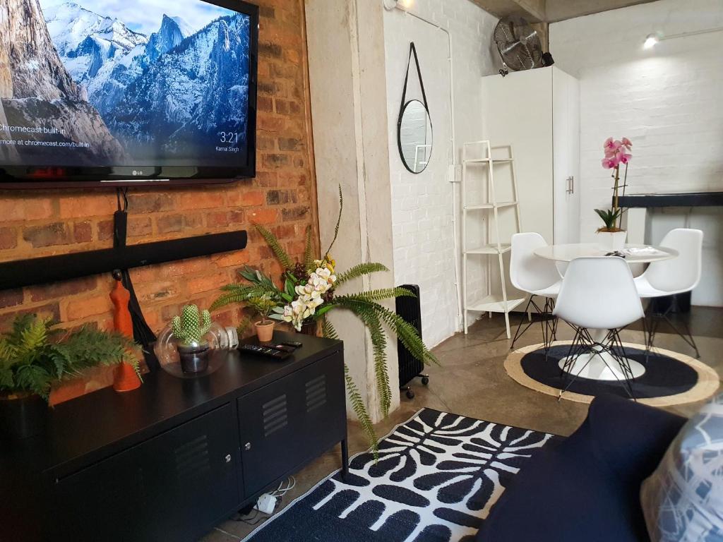 Craftsmen's ship Maboneng, Apartment
