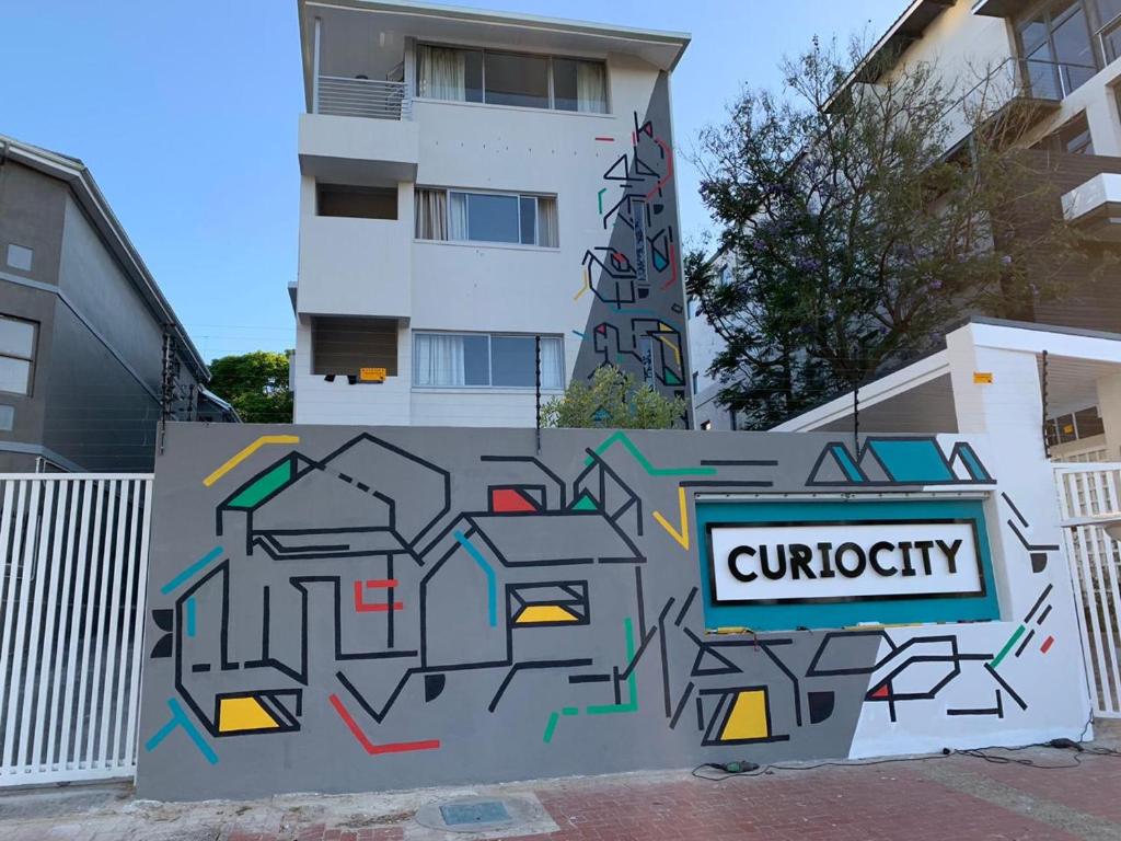 CURIOCITY Green Point