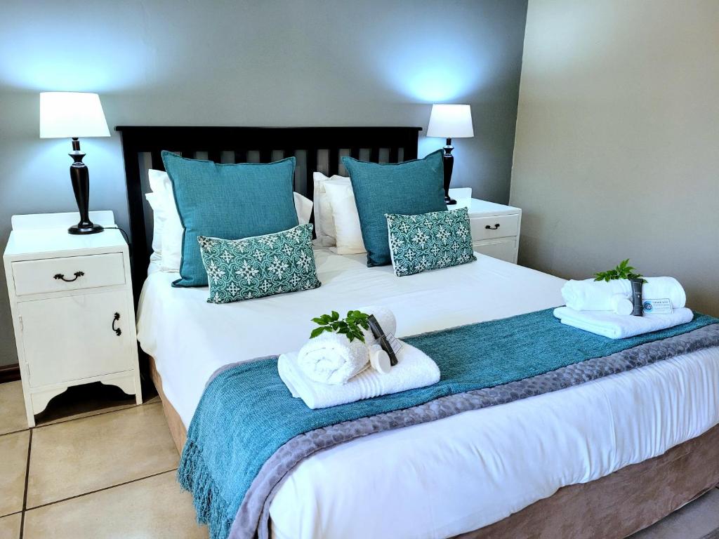 Suite 14- Deja' Blu Bed and Breakfast- East London