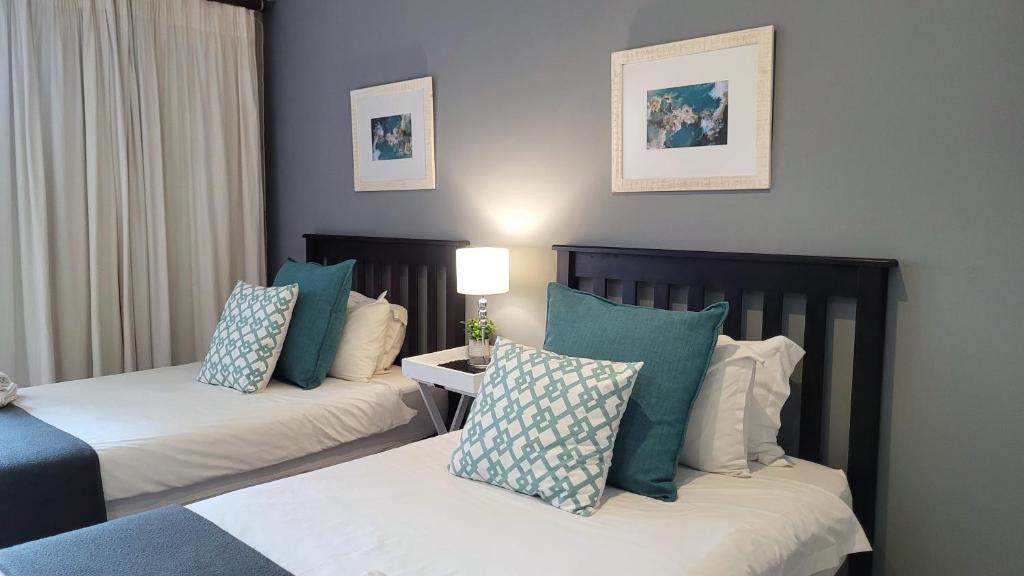 Suite 8- Deja' Blu Bed and Breakfast- East London