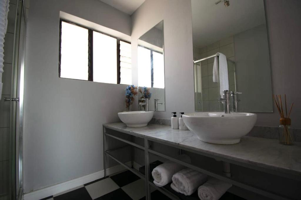 @Derricks Luxury Apartments
