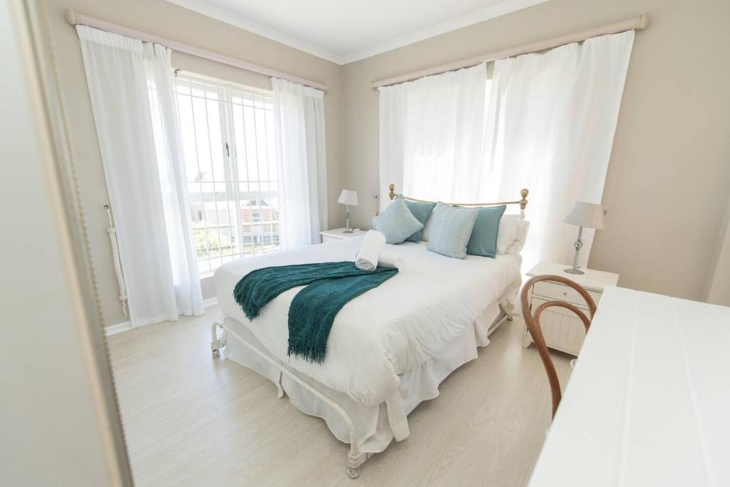 Dolphin Nook Getaway