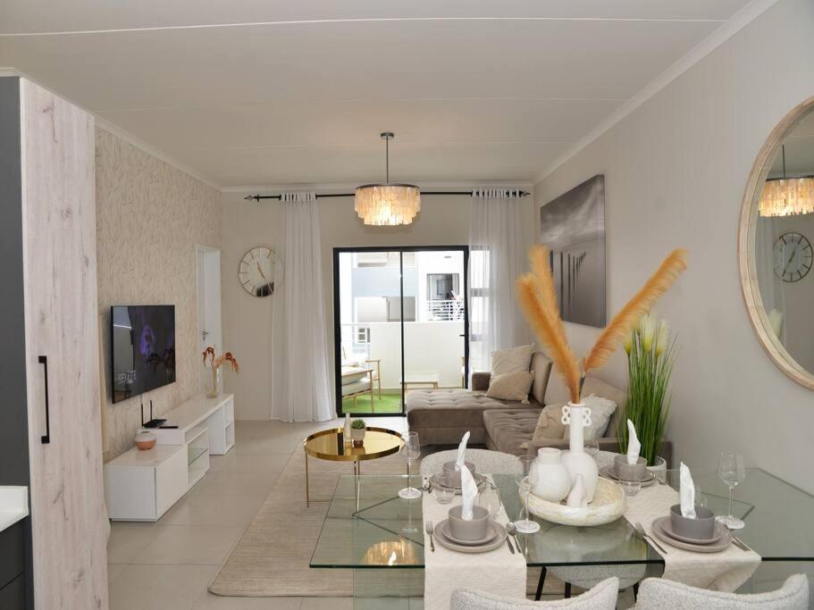 Elcaro Luxury Villas-Urban Taupe