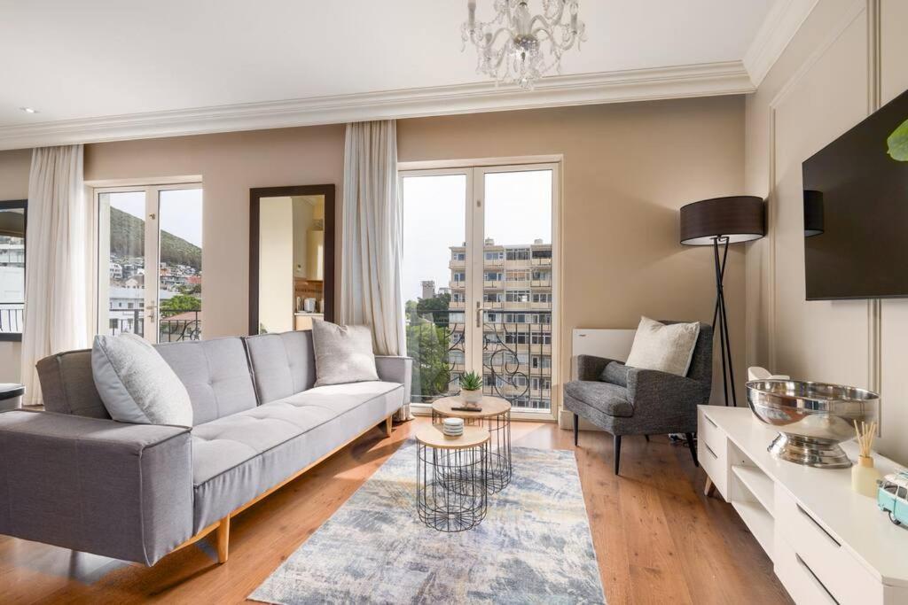 Elegant Cape Royale Suite