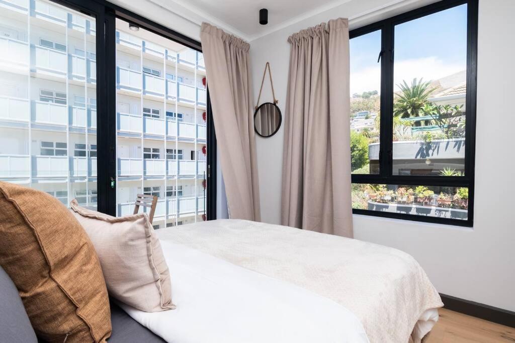 Elegant Green Point Apartment