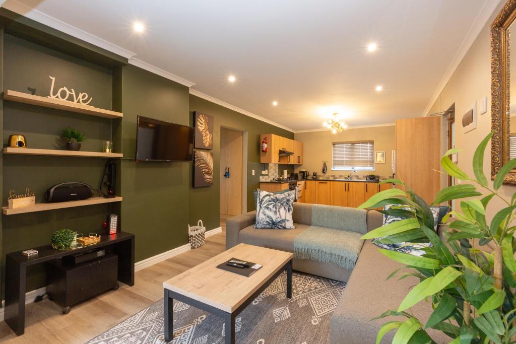 Ellefsen 134 Golf Paradise - NEWLY RENOVATED!