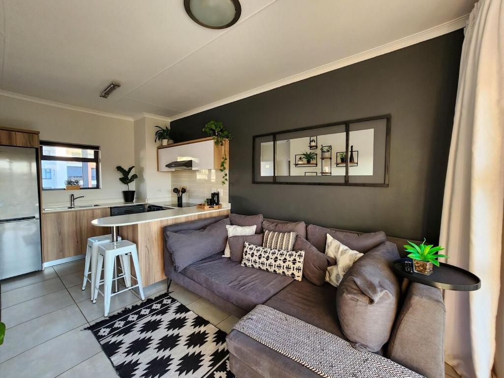 Entire Modern Apartment, Couples Sunset Getaway