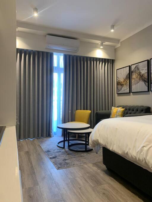 Entire Studio Apartment @MenlynMaine