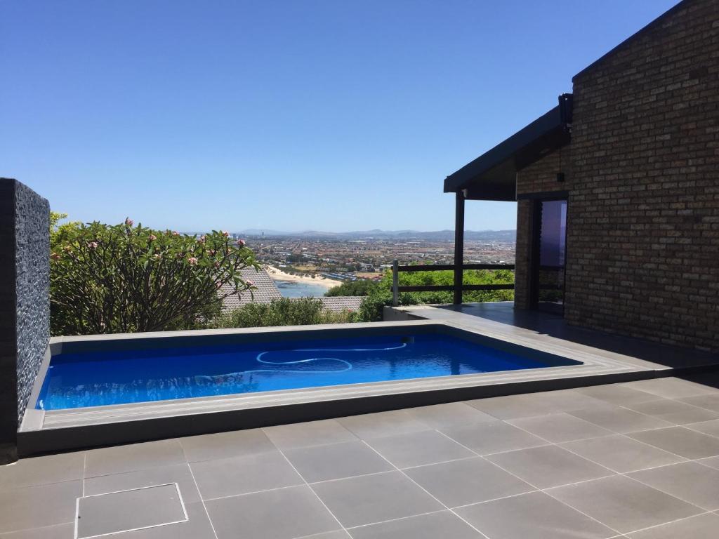 Flat Beach Style with Garden and Pool