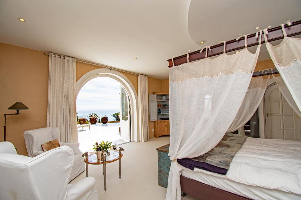 Four Uitsig Camps Bay