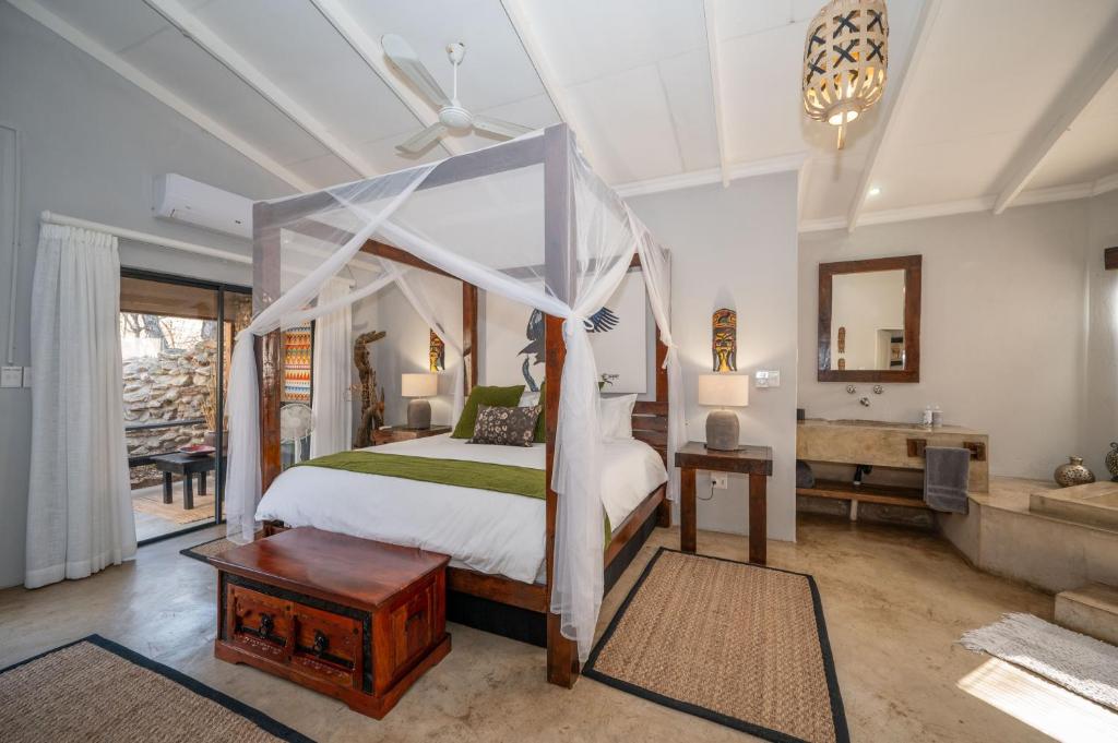 Foxy Crocodile Bush Lodge & Kruger Safari's - No Loadshedding