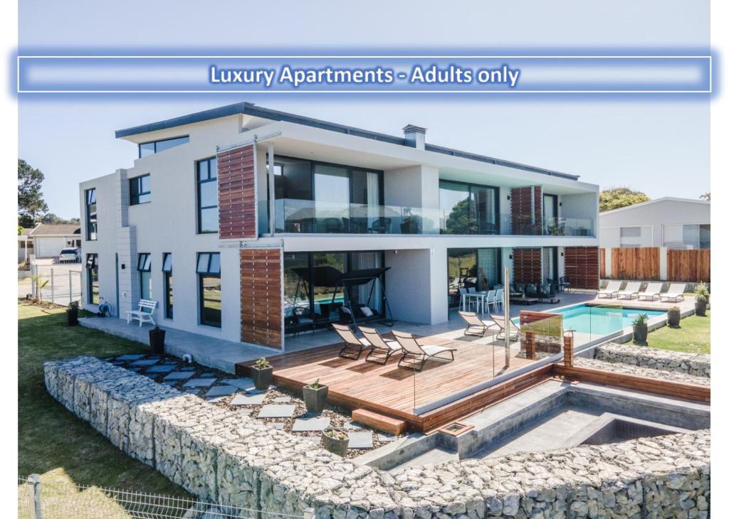 Hilltop Bayview Luxury Apartments