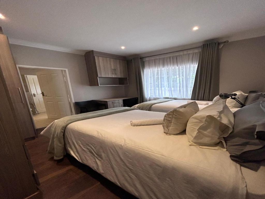 Home Away from Home - Deluxe Queen & Twin Studio