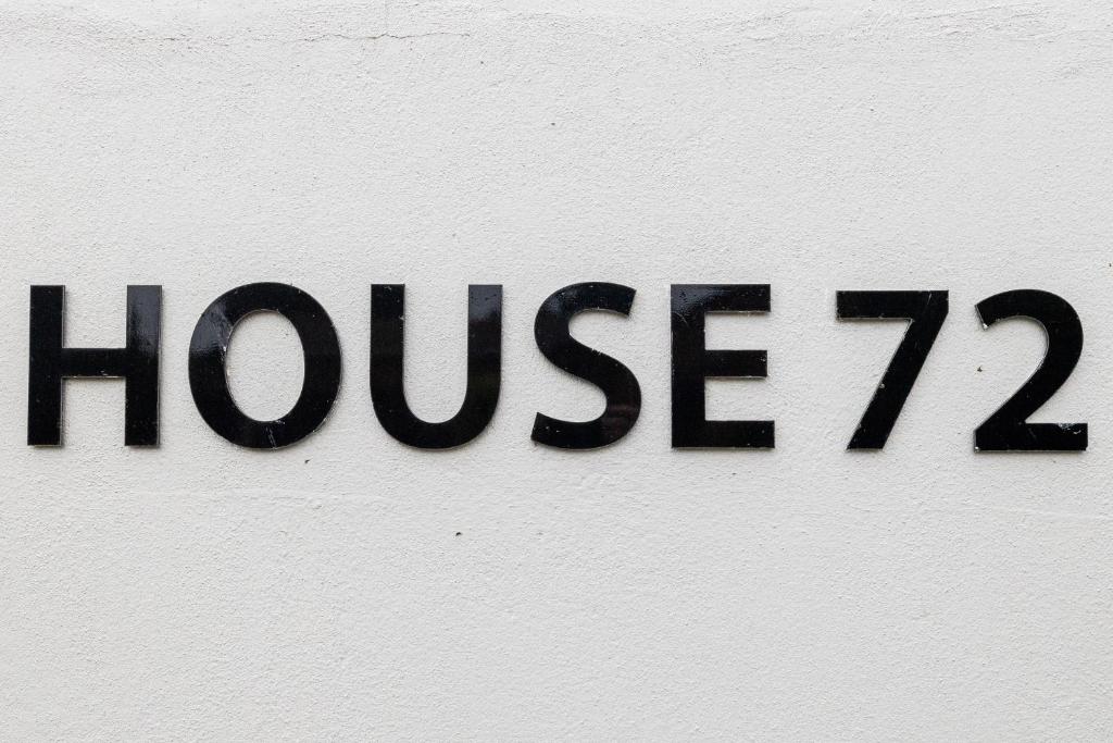 HOUSE 72