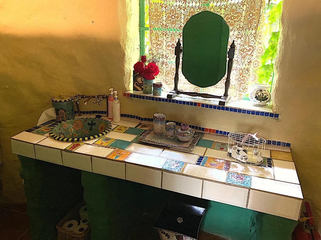 ilyn pottery cottage