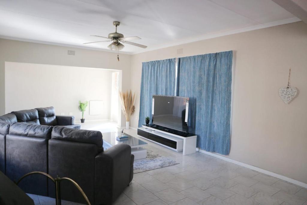 Israella Home
