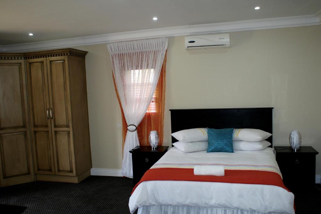 Jolani Guest House