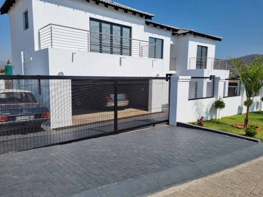 Kanyamazane Guesthouse 1214