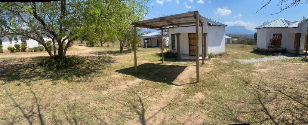 Khutsong Lodge