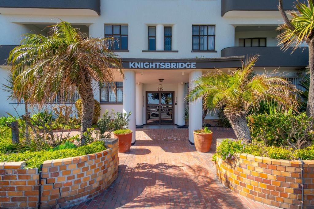 Knightsbridge 1-Bed Seaside Apartment
