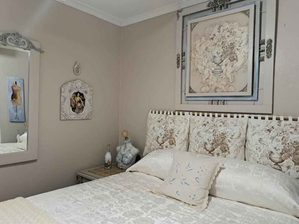 LAVENDER AND LACE GUEST FLAT