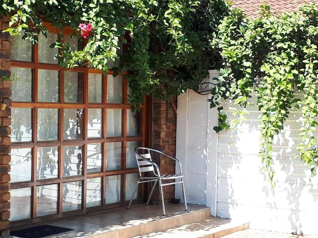 8 Soenie Avenue Self-Catering