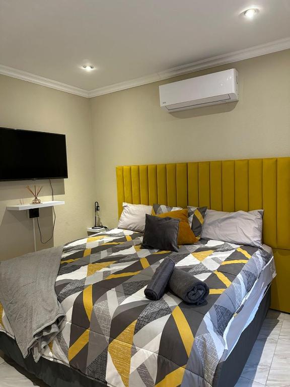 Leetong Holiday Home