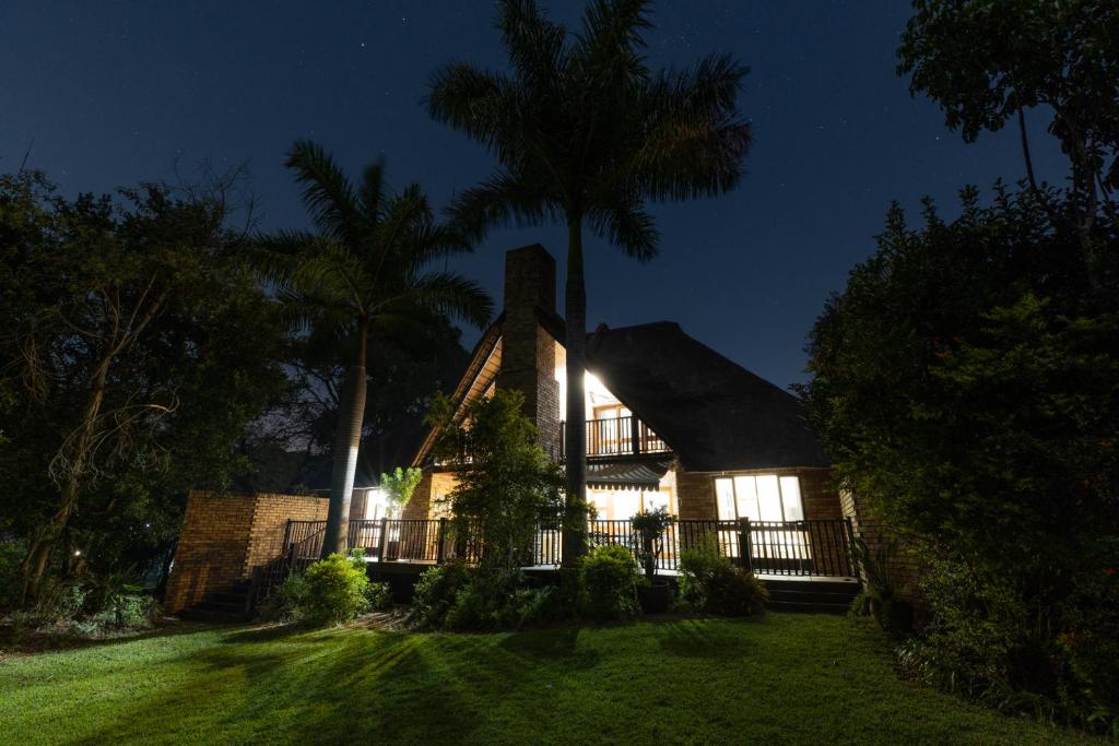 Legend Safaris 257B - in Kruger Park Lodge