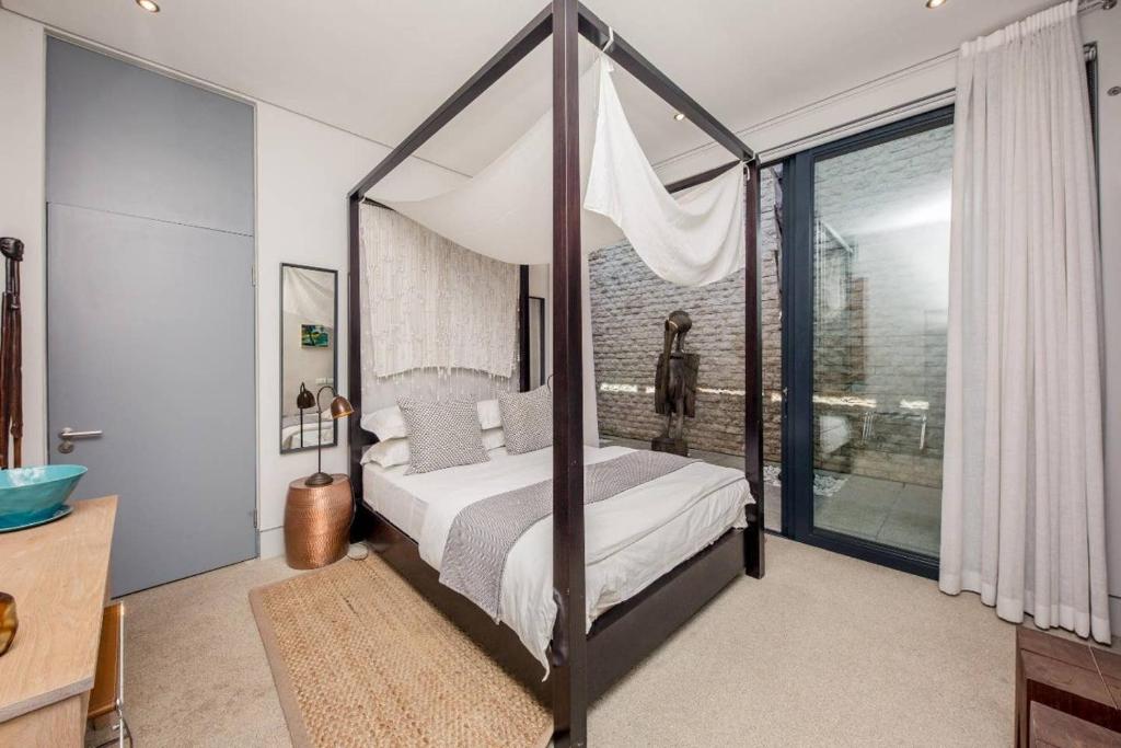 Loader Apartment
