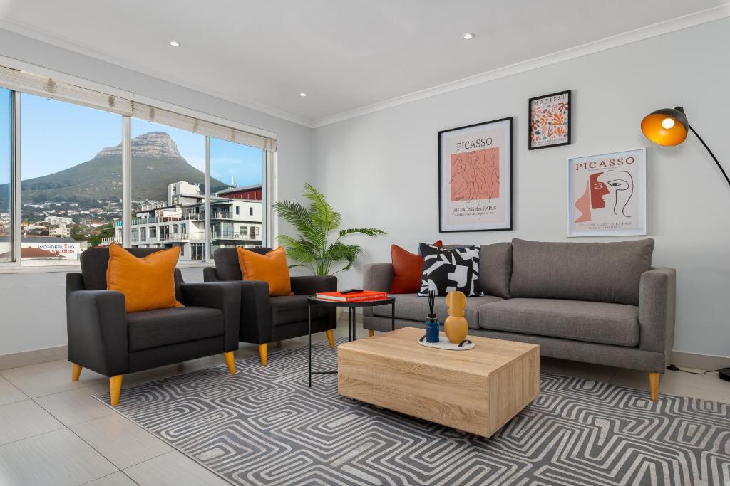 220 On Loop Luxury Apartments