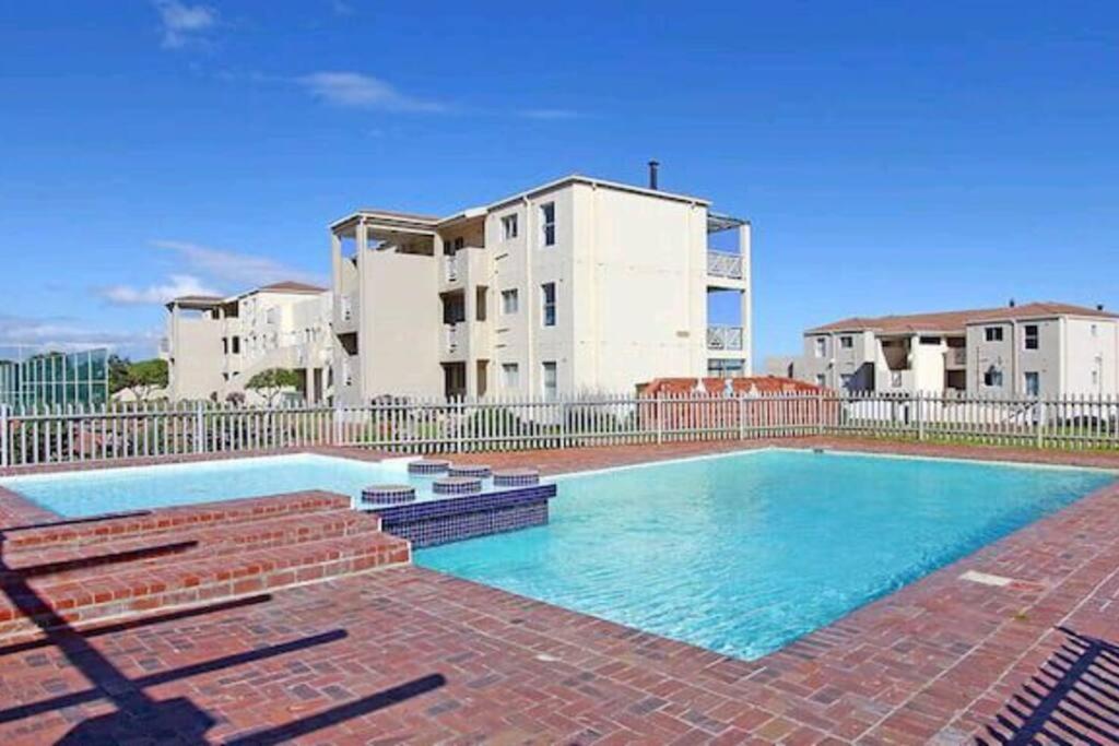 Hermanus Beach Club 31