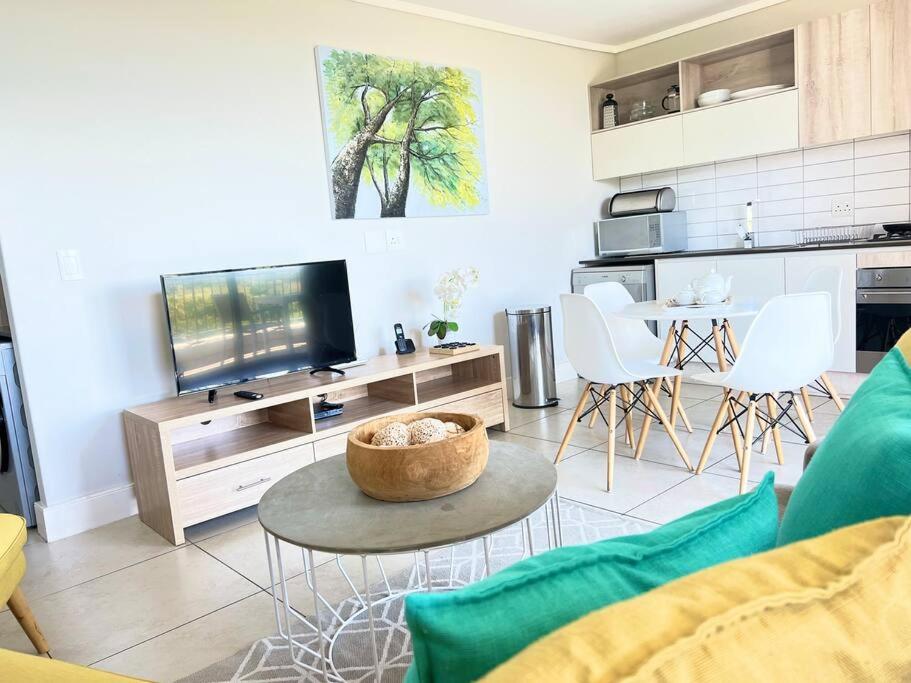 Lovely apartment near Canal Walk