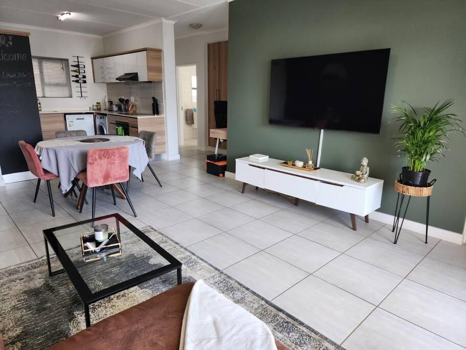 Loadshedding Equipped 2-Bed Apartment in Waterfall, Waterfall City