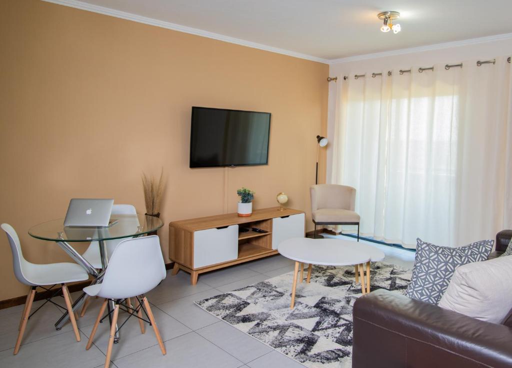 Comfy 2bed 2bath in a Secure golf estate WIFI