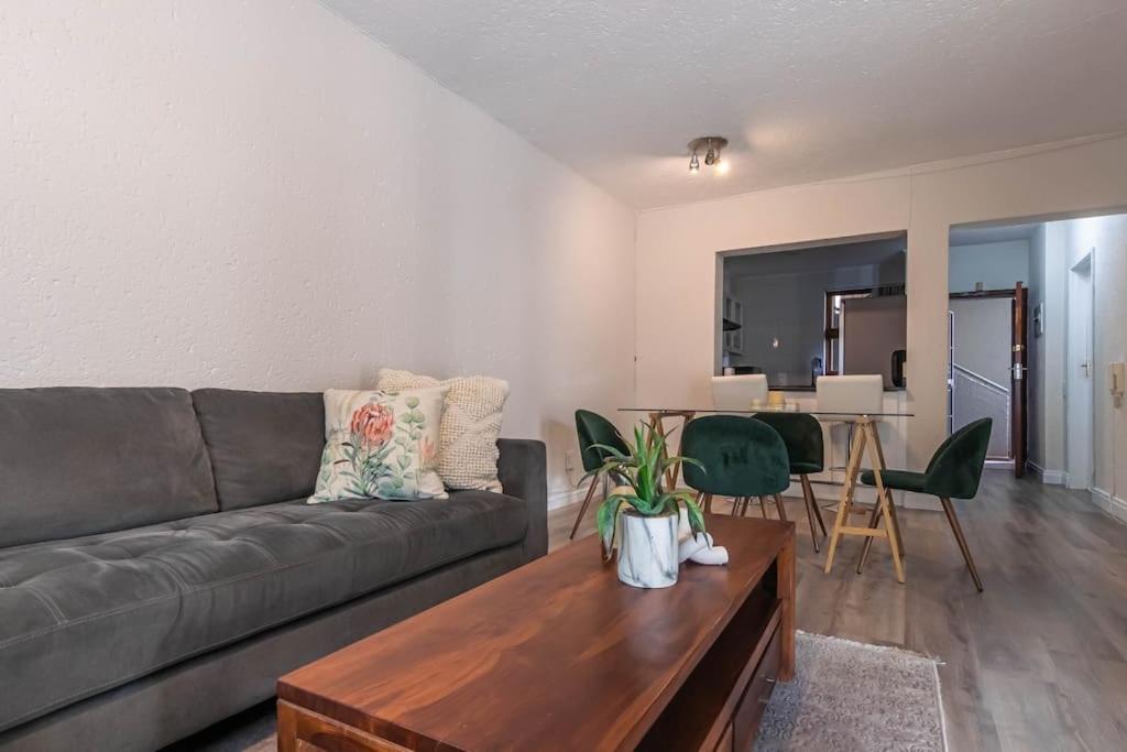 Luxury Apartment Sandton City