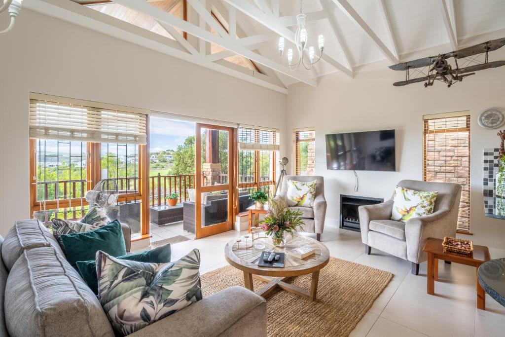 Luxury , space and views - Pezula Villa 13