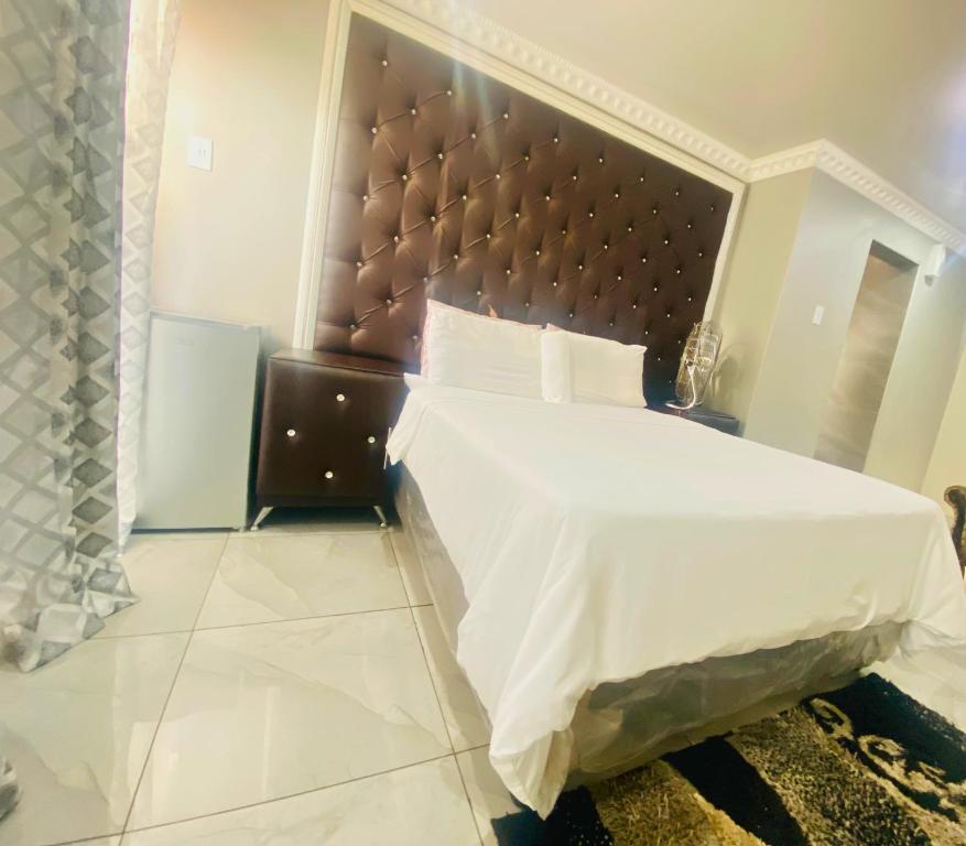 MARTYRs GUESTHOUSE PALACE