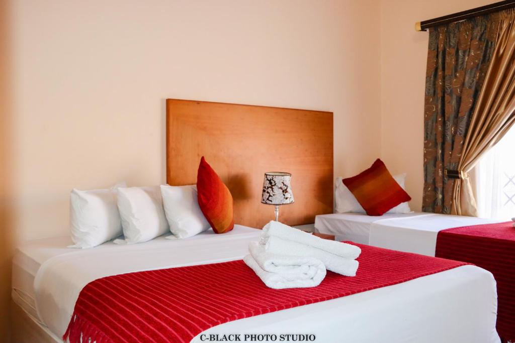 Meet Mekaar Resorts - Nquthu Hotel