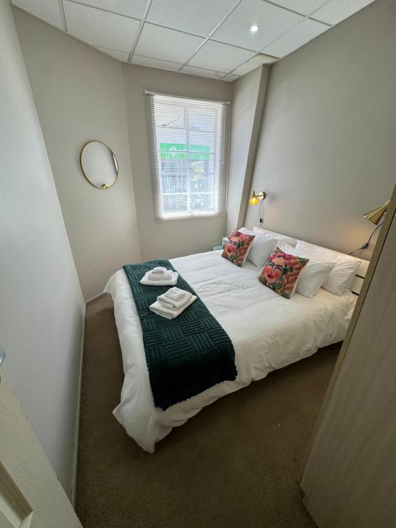 Melk Tert Self Catering