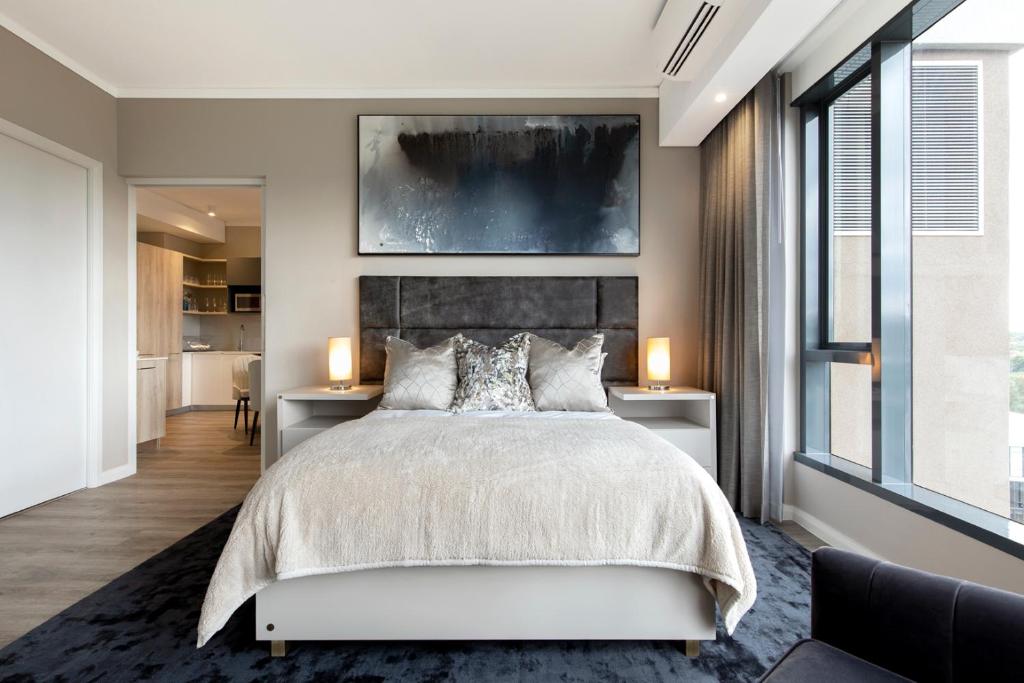 Menlyn Apartment - Black Marble
