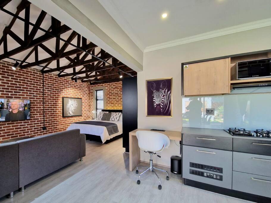 Menlyn View Unit 8