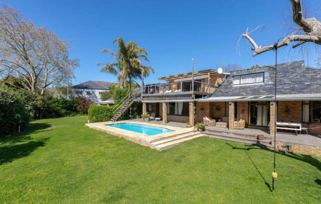 MIGJOS VILLA