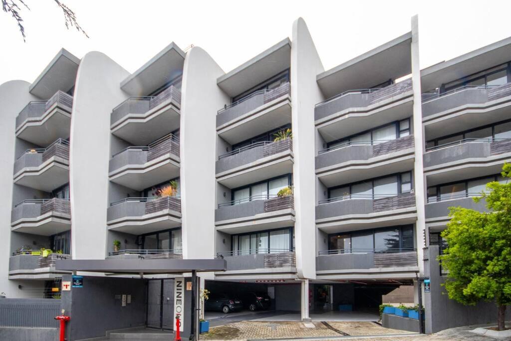 Modern 1 Bedroom apartment, pool NineonS