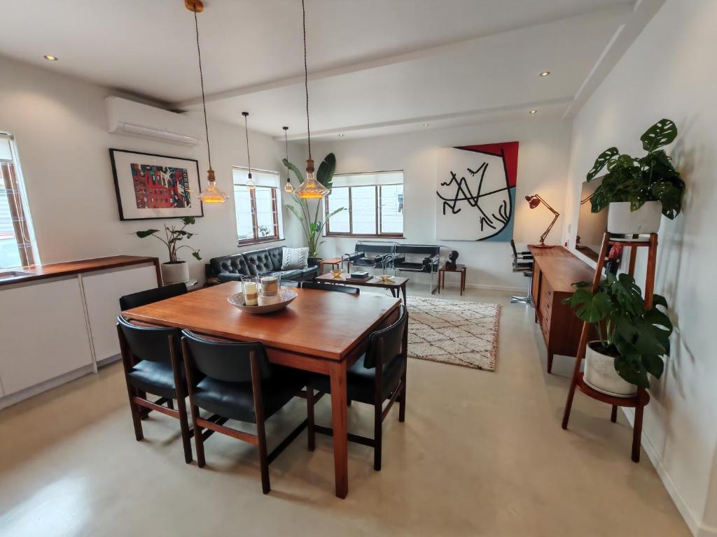 Modern and cozy 2-Bedroom with Pool and Gym