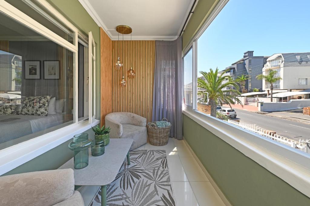 Modern Apt with Beautiful Views and Short Walk to Beach