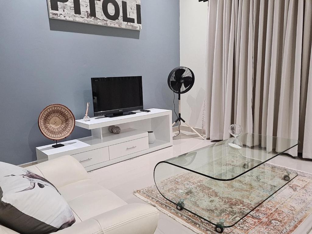 Modern Executive Unit