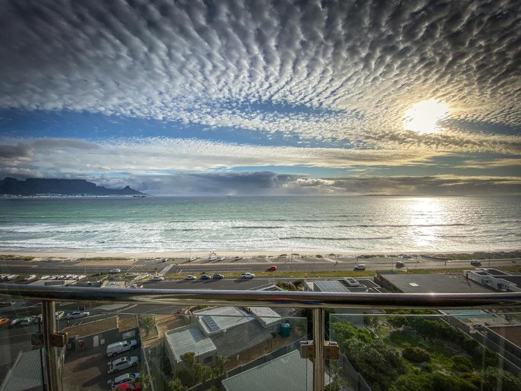 Modern Ocean View 1 Bedroom Apartment 707 Infinity
