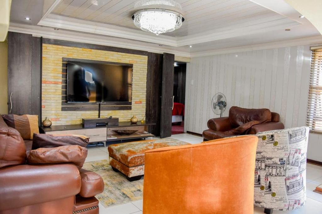 Modern Delux 2 Bedroom Townhouse