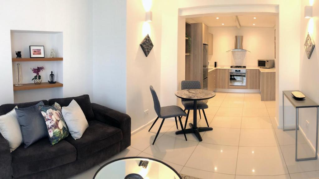 Spacious Self-Catering Apartment in Green Point